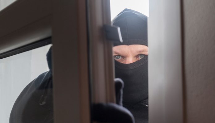 ขโมย ขึ้นบ้าน วันหยุดยาว ขโมย ขึ้นบ้าน วันหยุดยาว